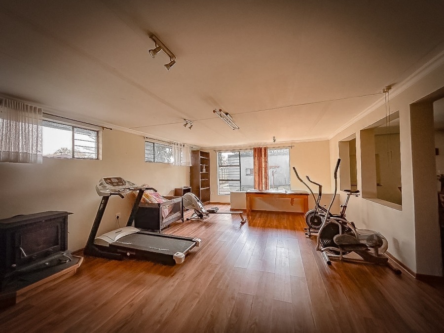 4 Bedroom Property for Sale in Lindequesdrif North West